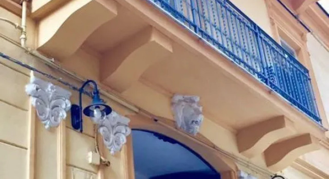 Da Polly a Piazza Amedeo, Buchen Sie Bed & Breakfast Chiaia Neapel