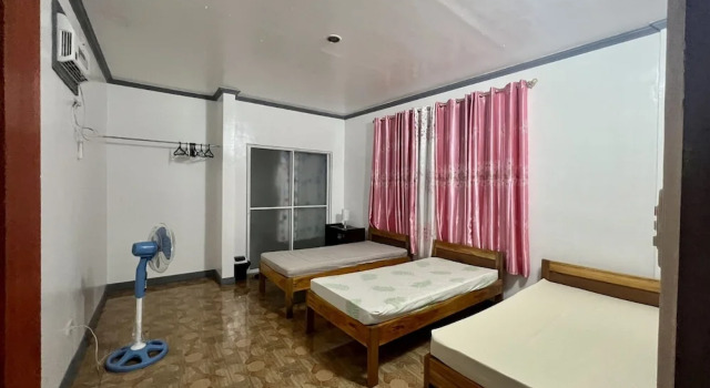 Трёхместный номер Standard RedDoorz at Lao Singuan Homestay