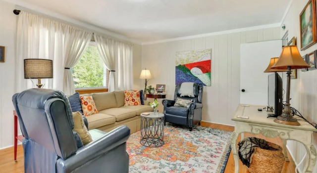 Near Horse Shows & Events! Blissful Tryon Cottage, 예약 휴가용 주택 트련 