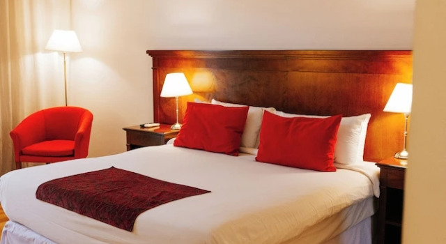 Номер Deluxe с балконом Hotel Plaza Central Canning