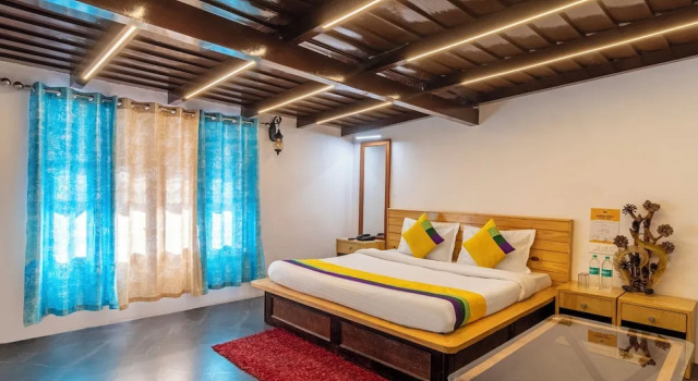 Номер Deluxe с балконом Itsy Hotels Shri Gv Inn, 600 Mtrs From Tiffin Top