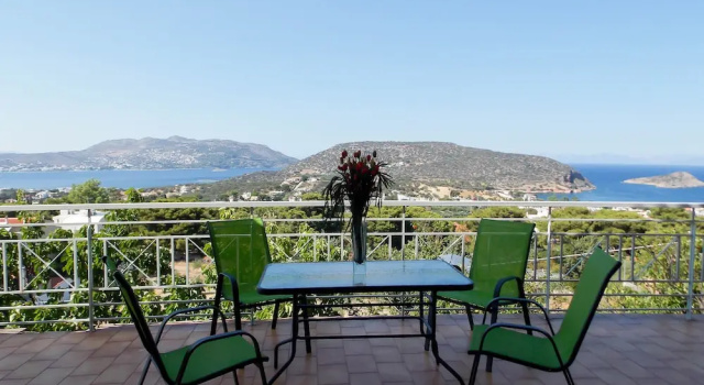 Коттедж с балконом Vacation Home with Stunning View