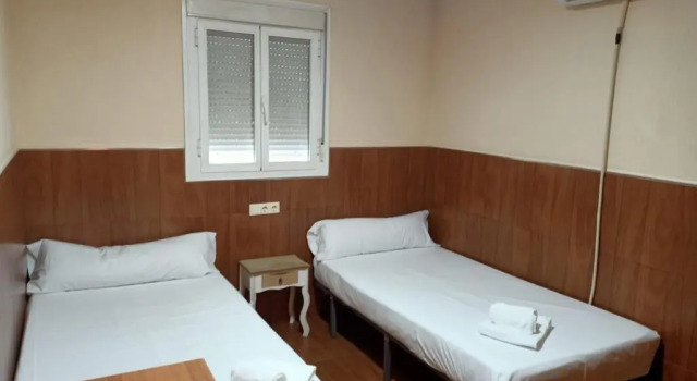 Hostal Avenida Andalucia, Забронировать Отель Серро-Амате Севилья, рядом с Centro Deportivo Amate
