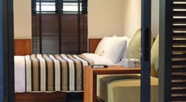 Люкс с красивым видом из окна The Henry Hotel Manila