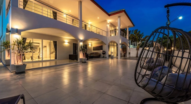 Modern 4 Bedrooms Pool Villa - VY