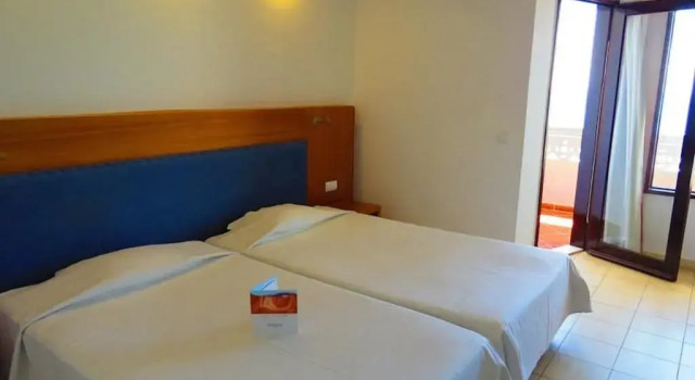Alfamar Beach & Sport Resort, Забронировать Курортный отель Албуфейра Барловенто, рядом с Praia da Falésia Alfamar