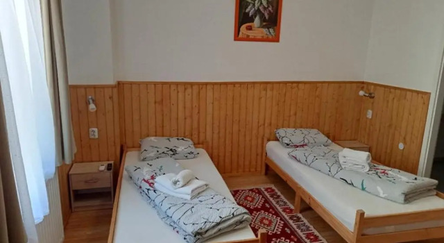 Hargita Panzio, Varaa Hotelli Vecses Budapest