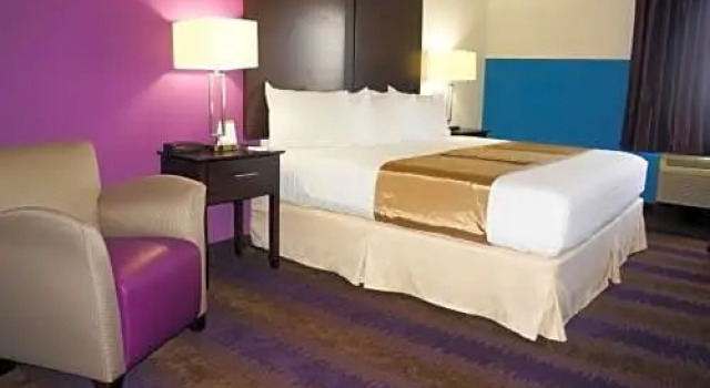 Номер Superior Holiday Inn & Suites Richmond West End by IHG