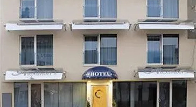 Hotel Alexander's, Boek Hotel Hotels in Nitriansky kraj met ontbijt, Ontbijt