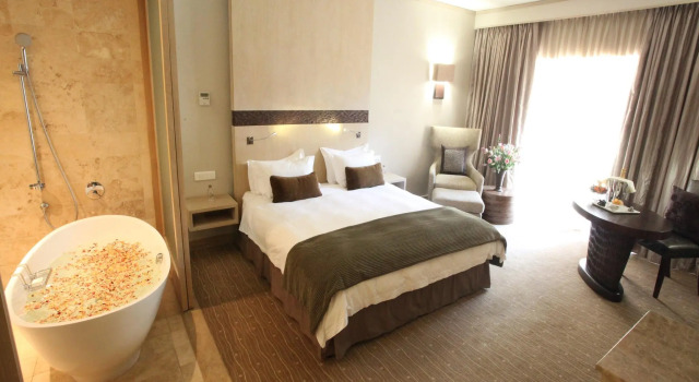 Люкс Executive Lombardy Boutique Hotel