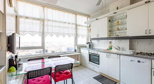 Апартаменты Pleasant Apartment with Impressive City View in Sisli
