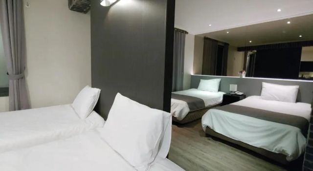 Четырёхместный номер Superior Hotel Tong Yeondong Jeju