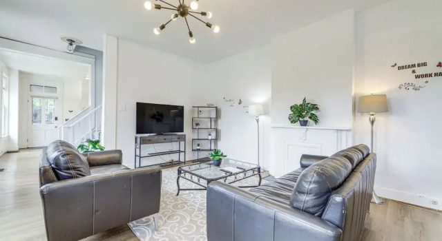 Game Days, Grubs & More: Updated Cincinnati Home!, Book Hotel Cincinnati Ohio