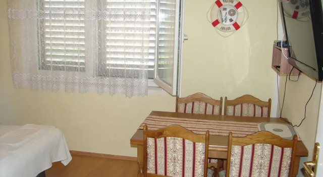 Slavica - Apartment With Large Terrace - A1, Varaa Huoneisto Hotellit Split-Dalmatia pysäköinnillä, Pysäköinti