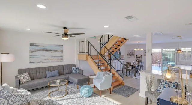 Апартаменты 2 Mi to Old Town! Dog-friendly Condo w/ Pool