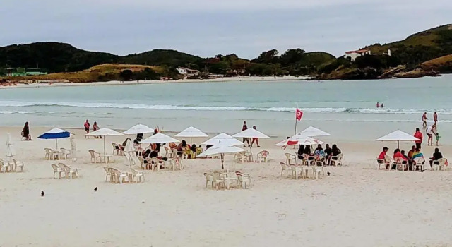 Quitinete Cabo Frio , 300 metros da Praia do Forte, Забронировать Отель Кабу-Фриу Lagos Region, рядом с Sao Mateus Fort