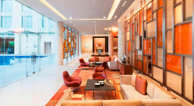 Courtyard Kochi Airport, Забронировать Отель Бизнес-отели штата Кералы, 4* 5*