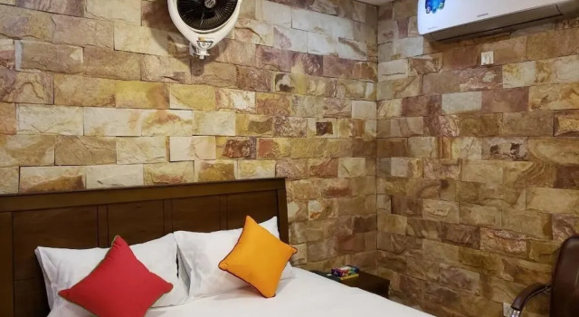 Двухместный номер Deluxe Midway Inn Hotel