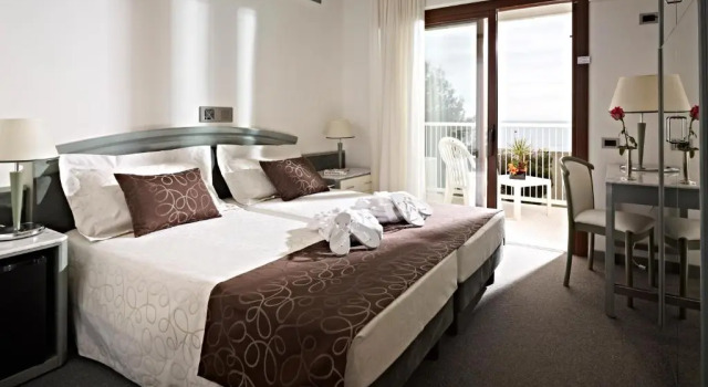 Hotel Atlantic, Book Hotel Hoteller i Friuli Venezia Giulia med parkering, Parkering