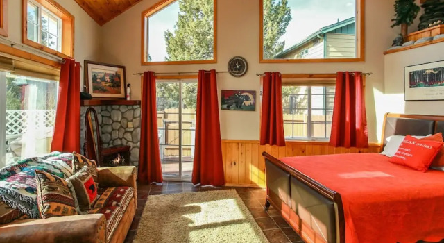 The Villa Pines