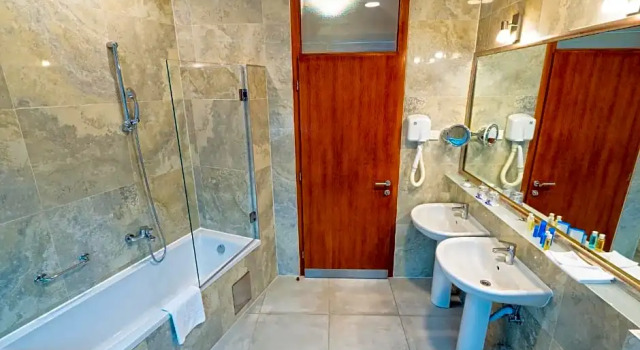 Номер Deluxe Radon Plaza