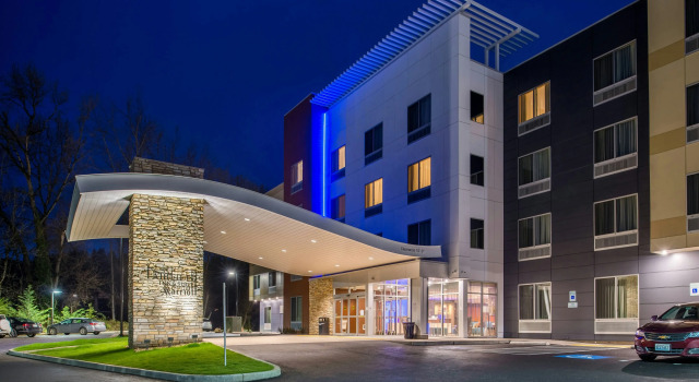 Fairfield Inn & Suites by Marriott Eugene East/Springfield, Buchen Sie Hotel Springfield Willamette Valley