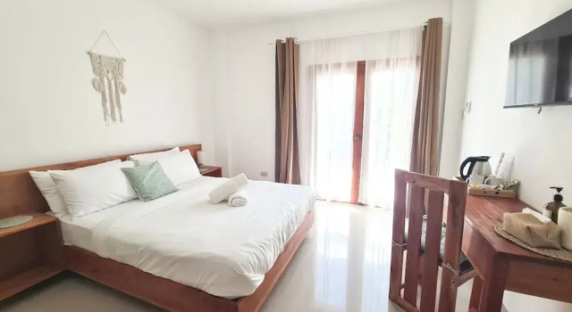 Номер Premium с видом на сад 148 Guesthouse and Resort
