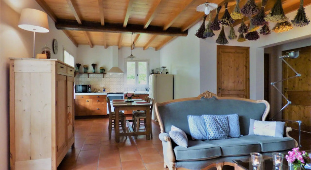 Charming house with private spa and terrace near Duras, Забронировать Курортный отель Дюра Lot-et-Garonne
