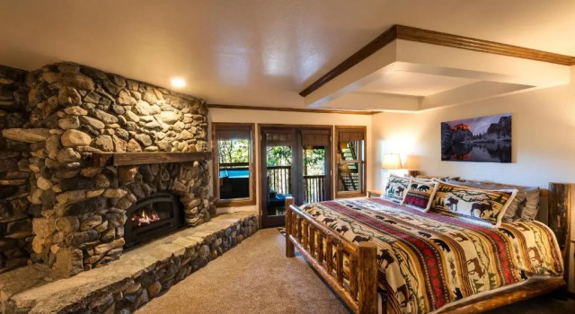 Коттедж Four Seasons - 3br/4ba Holiday Home