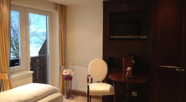 Одноместный номер Comfort с балконом и с видом на озеро Hotel & Gasthof Fürberg