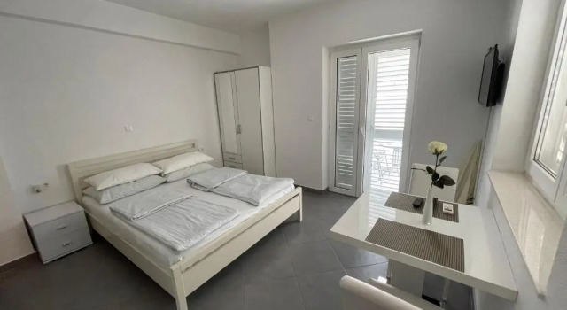 Студия с балконом Apartments Nevistic