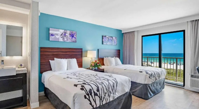 Четырёхместный номер Standard с видом на залив Sleep Inn Orange Beach