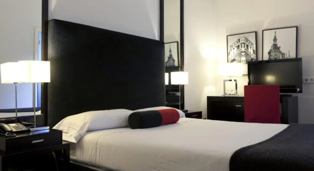 Двухместный room Standard Отель Quatro Puerta Del Sol