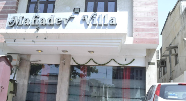 Mahadev Villa- Jaipur, Забронировать Отель Отели штата Раджастхана с парковкой, Парковка