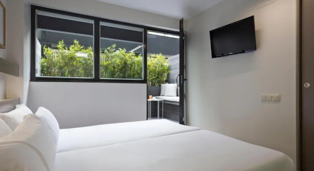 Трёхместный номер с террасой Aparthotel Bcn Montjuic