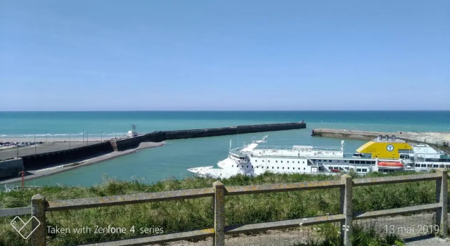 Коттедж MAISON DE PLAISANCE AVEC JARDIN ET VUE MER A 200m