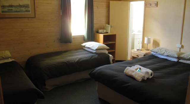 Sponars Chalet, Забронировать Шале Отели Kosciuszko National Park с бассейном, Бассейн