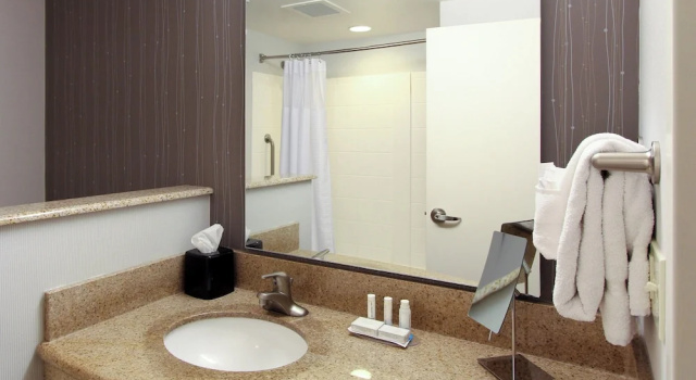 Номер Standard Courtyard by Marriott Salina