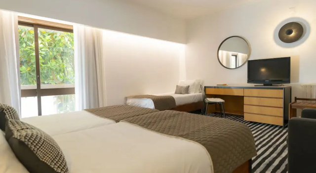 Трёхместный номер Standard с балконом D. Afonso Hotel & SPA