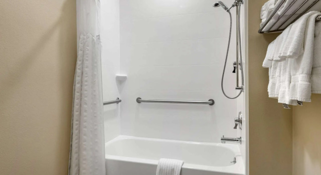 Четырёхместный номер Standard Comfort Inn Crawfordsville