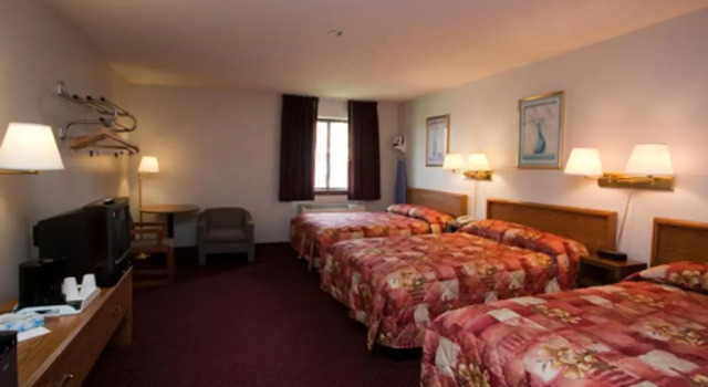 Eastbrook Inn