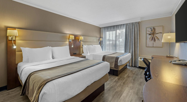 Четырёхместный люкс Best Western Hotel Universel Drummondville
