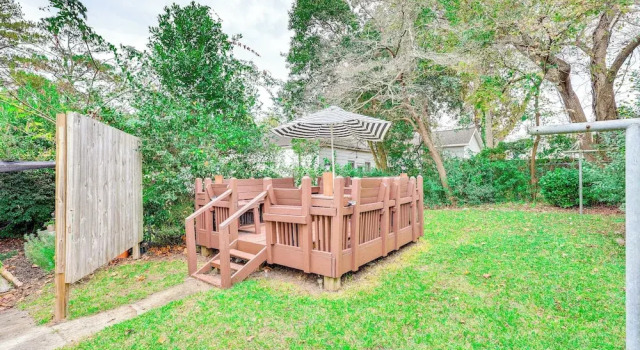 Коттедж 1 Mi to Dtwn Wilmington: Quiet Cottage w/ Deck