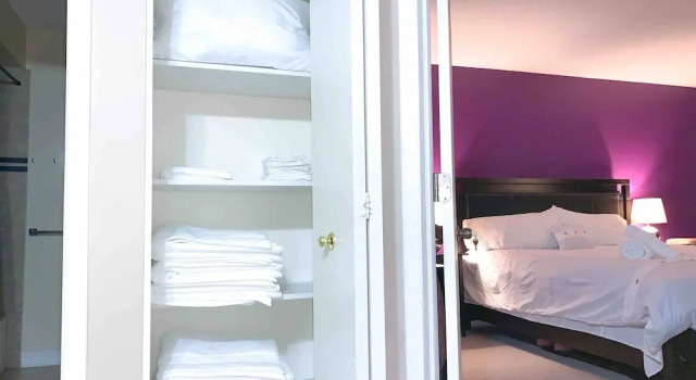 Spacious Family Home Close To Downtown With King Bed Num1, Varaa Lomakoti Ottawa 
