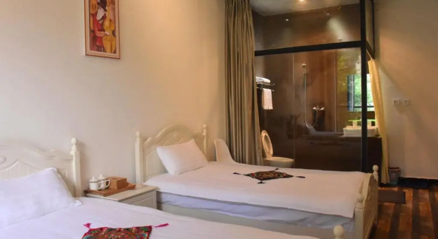 Kunming Stone Forest Homestay, Rezerwuj Hotel Hotele w Kunming z parkingiem, Parking
