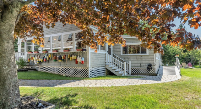 Коттедж Picturesque Island Cottage 2 Bedroom Home by RedAwning