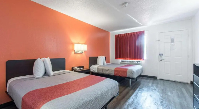 Четырёхместный номер Standard Motel 6-Norcross, GA - Atlanta Northeast
