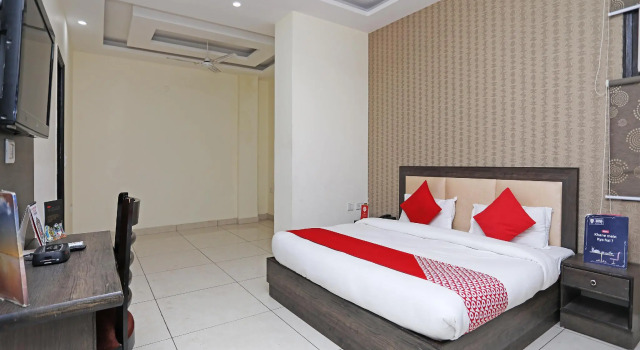 OYO 28017 Hotel Olive, Varaa Hotelli Faridabad Haryana