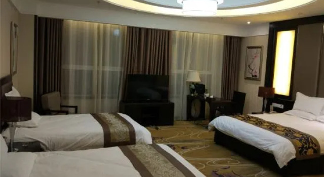 Suite Chiping Hotel