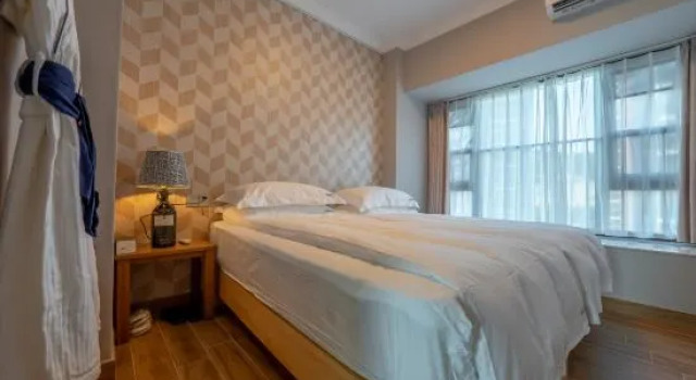 Люкс с 3 комнатами с видом на море Huizhou  Shili Yintan Weigang Bay No.1 Holiday Apartment